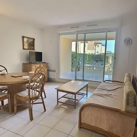 Alizea A 50m De La *